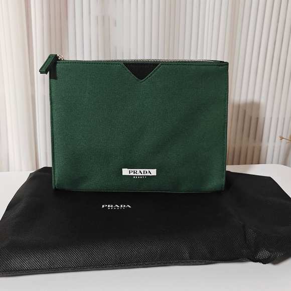 New Prada Beauty Dark Green Makeup Cosmetic Travel Bag + Dust Bag 7"x9"x2" - Picture 1 of 5